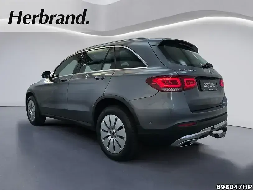 Używany Mercedes GLC300e 320 KM (235 kW) 2022 Szary SUV