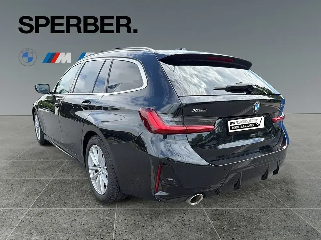 Gebraucht BMW 330 Performance 245 PS (180 kW) 2023 Schwarz Kombi