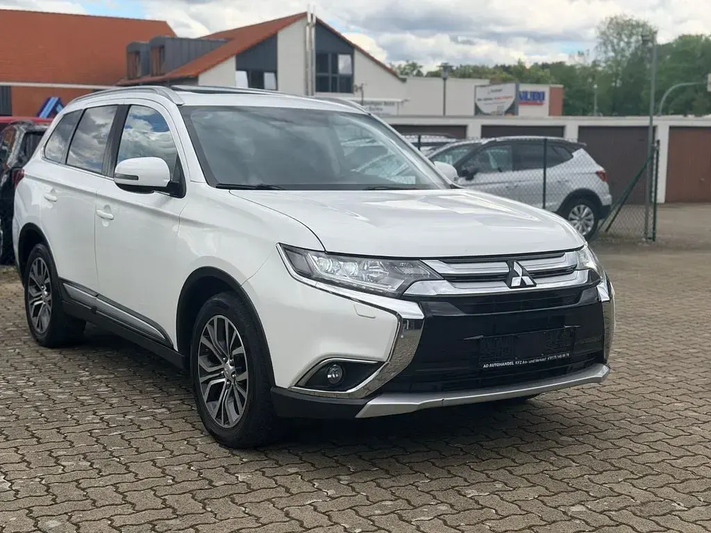 Gebraucht Mitsubishi Outlander 150 PS (110 kW) 2017 Weiß SUV