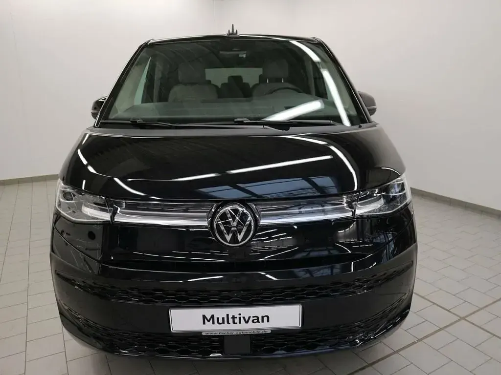 Używany VW T7 Style 150 KM (110 kW) 2025 Czarny Van