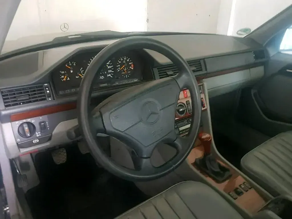 Gebraucht Mercedes E200 136 PS (100 kW) 1995 Kombi