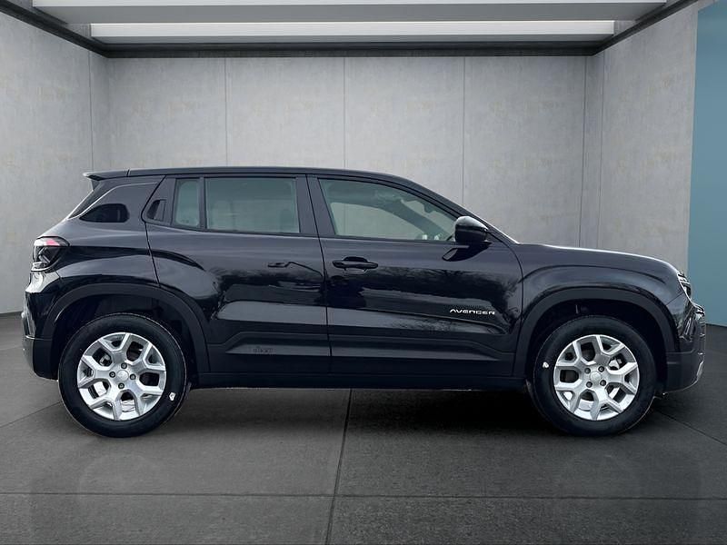 Neu Jeep Avenger Altitude 101 PS (74 kW) 2025 Schwarz SUV