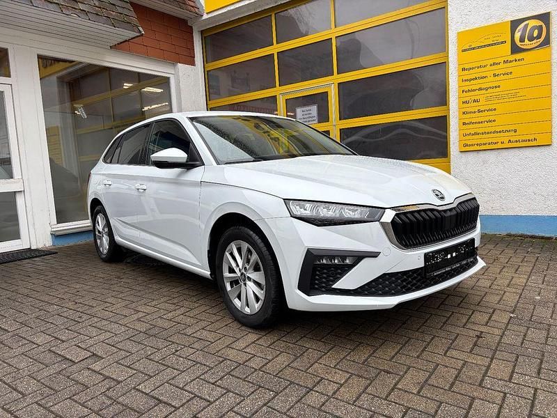 Weiß Gebraucht 2025 Skoda Scala Kleinwagen | 18.880 € (Superpreis) - Bild 1/4