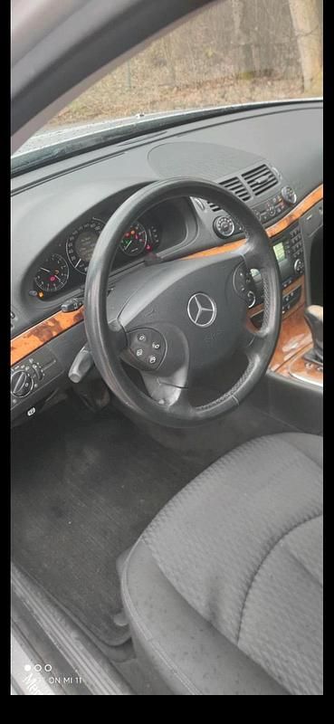 Gebraucht Mercedes E350 272 PS (200 kW) 2005 Silber Limousine