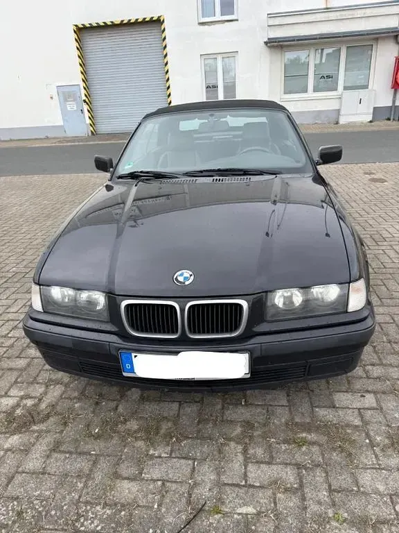 Gebraucht BMW 318 116 PS (85 kW) 1998 Schwarz Cabrio
