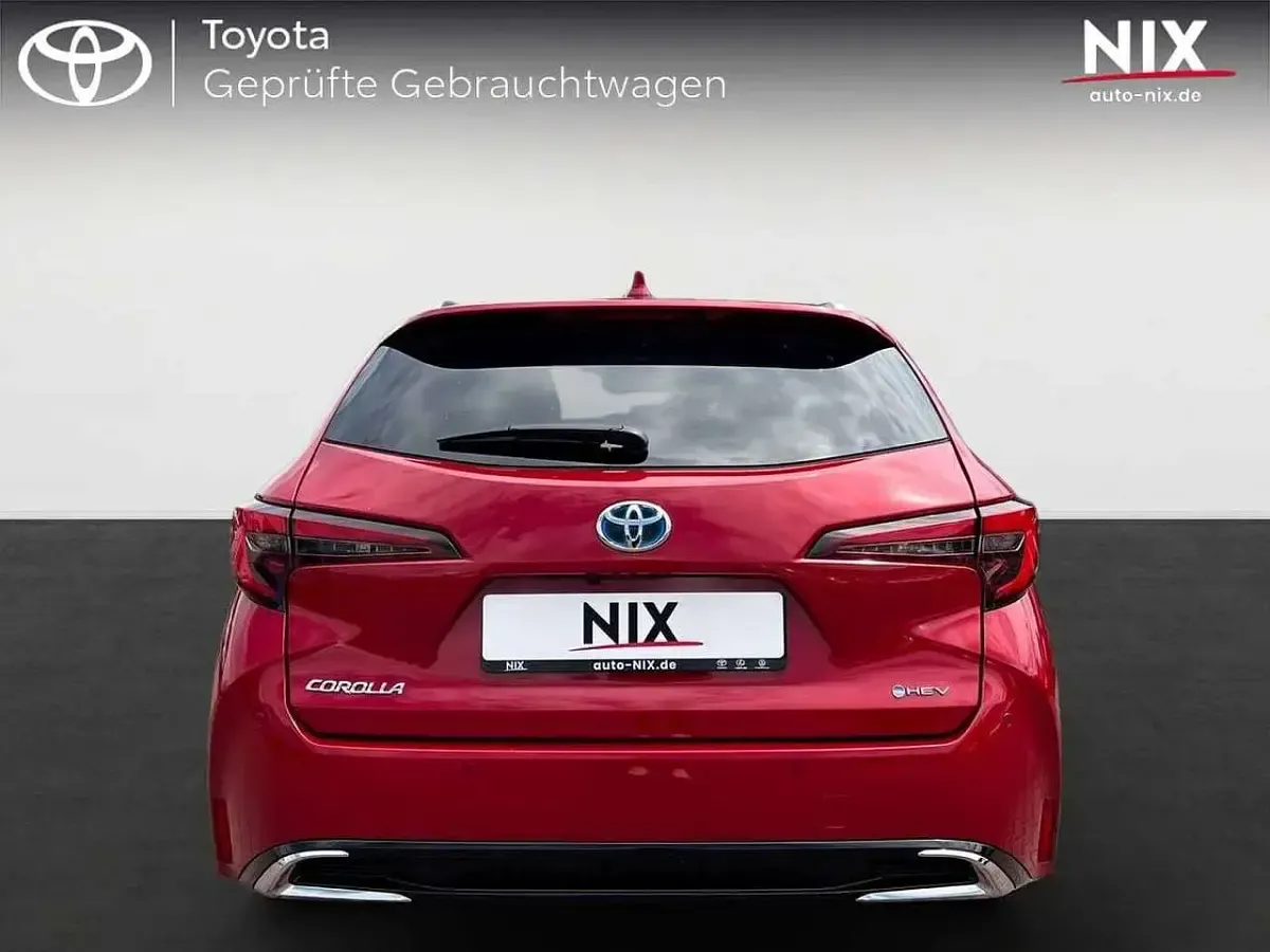 Neu Toyota Corolla 184 PS (135 kW) 2025 Karminarot Kombi