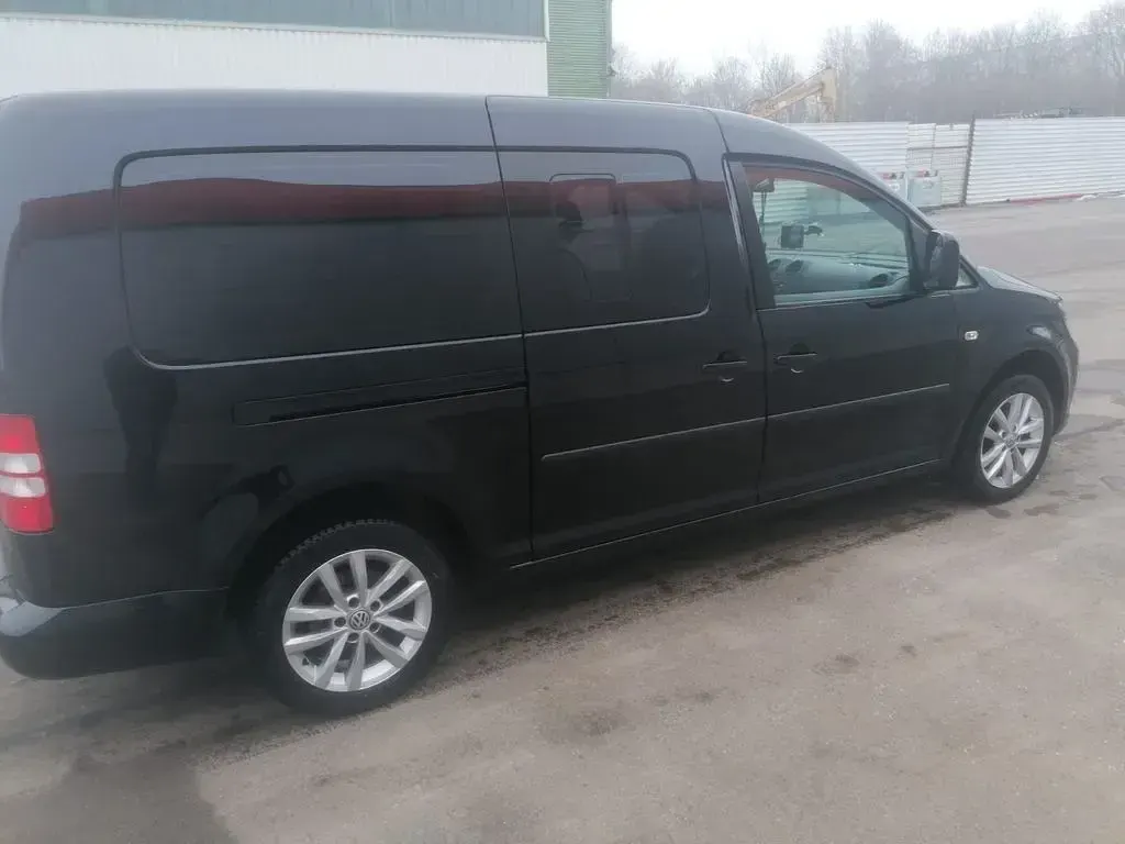 Gebraucht VW Caddy 102 PS (75 kW) 2015 Schwarz Van / Kleinbus