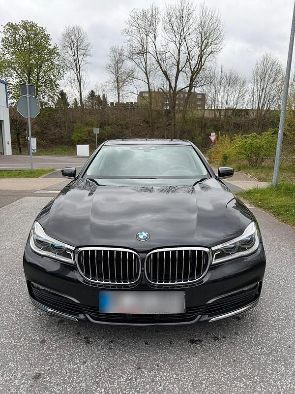 Gebraucht BMW 730 265 PS (194 kW) 2018 Schwarz Limousine