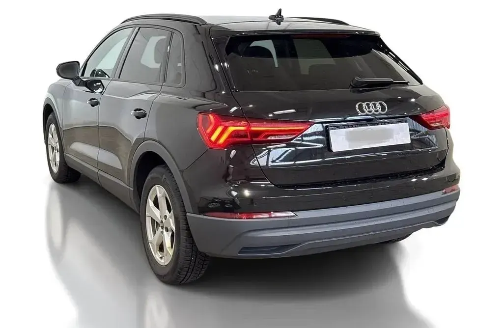 Gebraucht Audi Q3 Ambiente 243 PS (178 kW) 2023 Schwarz SUV