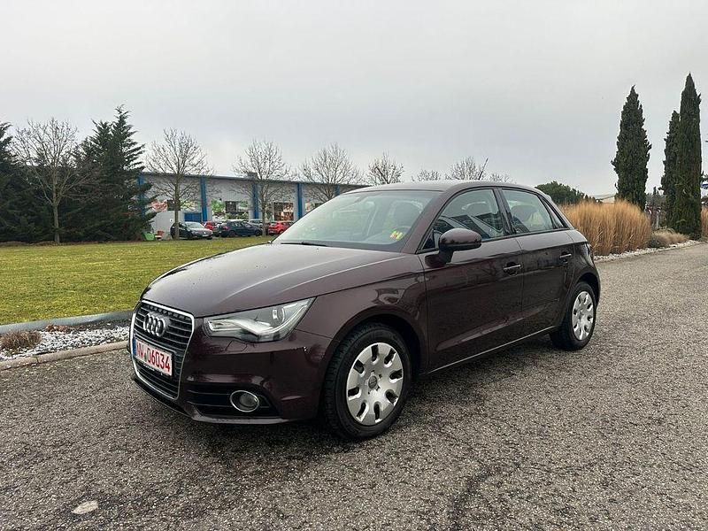 Rot Gebraucht 2012 Audi A1 Sportback Attraction Kleinwagen | 6.950 € (Fairer Preis) - Bild 1/4