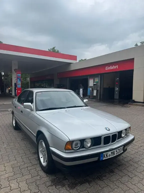 Używany BMW 520 150 KM (110 kW) 1990 Srebrny Sedan/Limuzyna