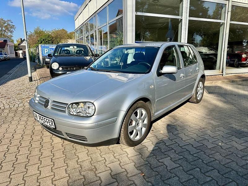 Silber Gebraucht 2003 VW Golf IV Pacific Limousine | 4.390 € - Bild 1/4
