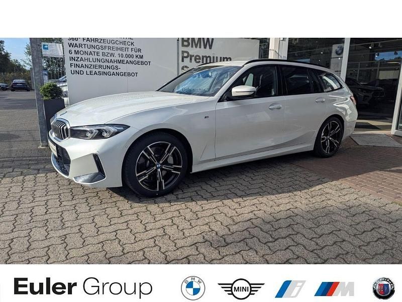 Weiss Gebraucht 2024 BMW 330 M Sport Kombi | 42.380 € (Superpreis) - Bild 1/4