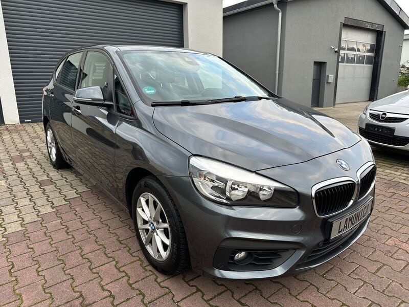 Grau Gebraucht 2015 BMW 216 Active Tourer Van / Kleinbus | 9.990 € (Fairer Preis) - Bild 1/4