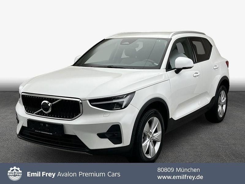 Weiß Gebraucht 2024 Volvo XC40 Core SUV | 30.279 € (Superpreis) - Bild 1/4