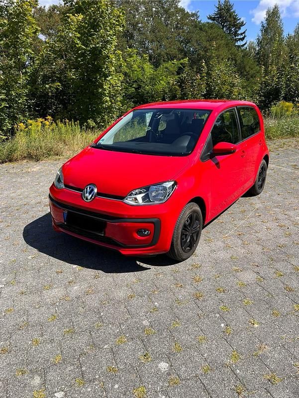 Rot Gebraucht 2018 VW up! Kleinwagen | 12.999 € (Teuer) - Bild 1/4