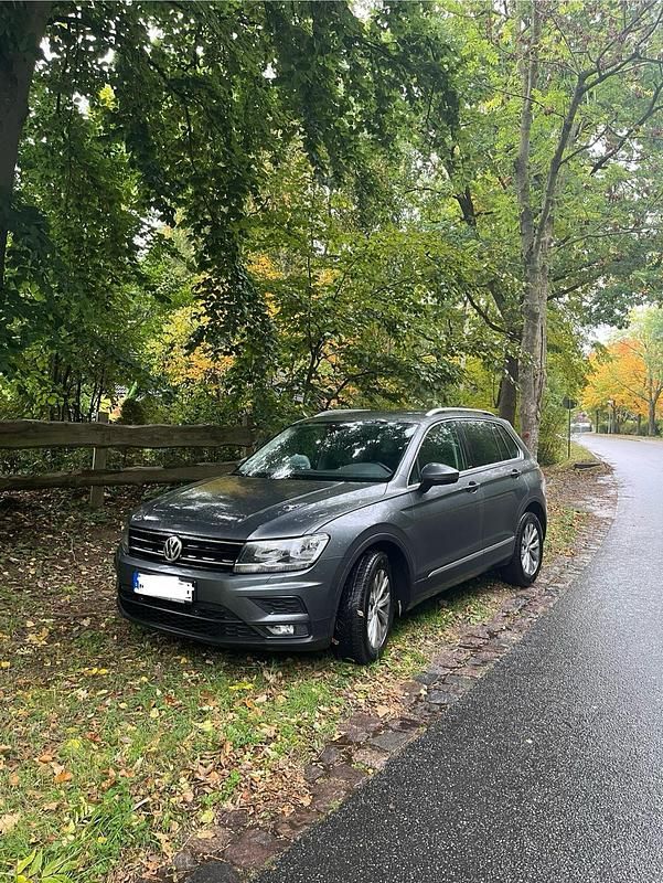 Grau Gebraucht 2020 VW Tiguan United SUV | 20.000 € (Fairer Preis) - Bild 1/4