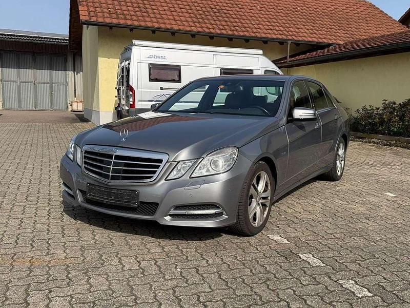 Gebraucht Mercedes E350 265 PS (194 kW) 2011 Grau Limousine