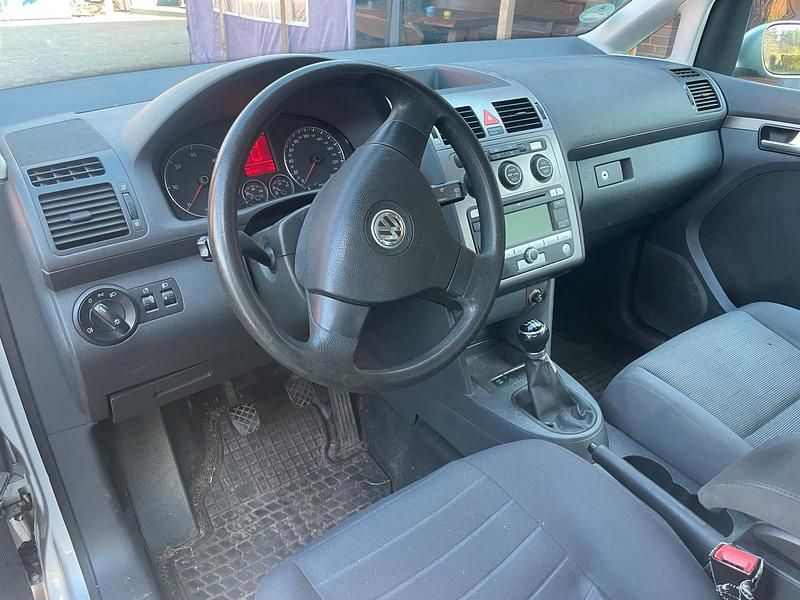 Gebraucht VW Touran 105 PS (77 kW) 2007 Silber Van / Kleinbus