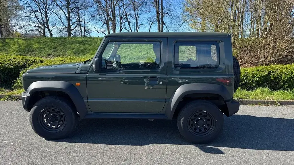 Second-hand Suzuki Jimny 102 CP (75 kW) 2022 Verde SUV