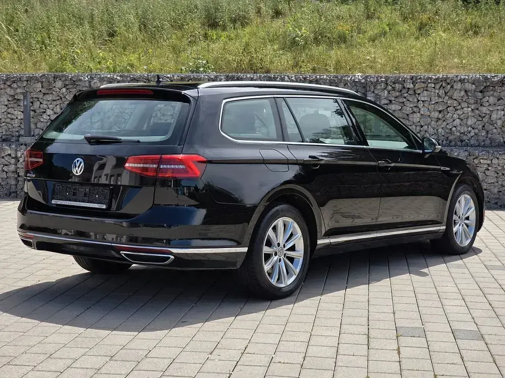 Gebraucht VW Passat Highline 190 PS (139 kW) 2018 Schwarz Kombi