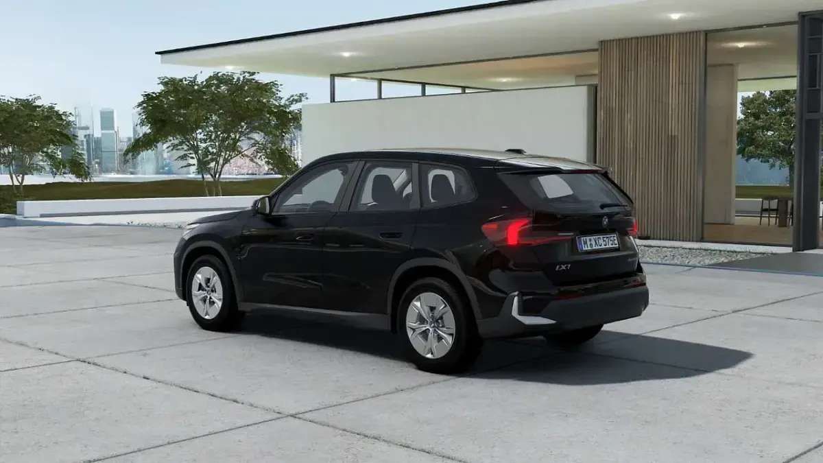 Neu BMW iX1 230 kW (313 PS) 2025 Schwarz uni SUV