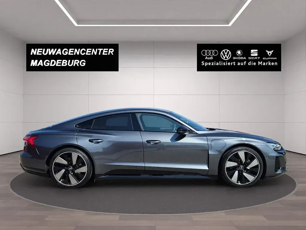 Gebraucht Audi e-tron GT quattro Sport 350 kW (476 PS) 2023 Daytonagrau perleffekt Limousine