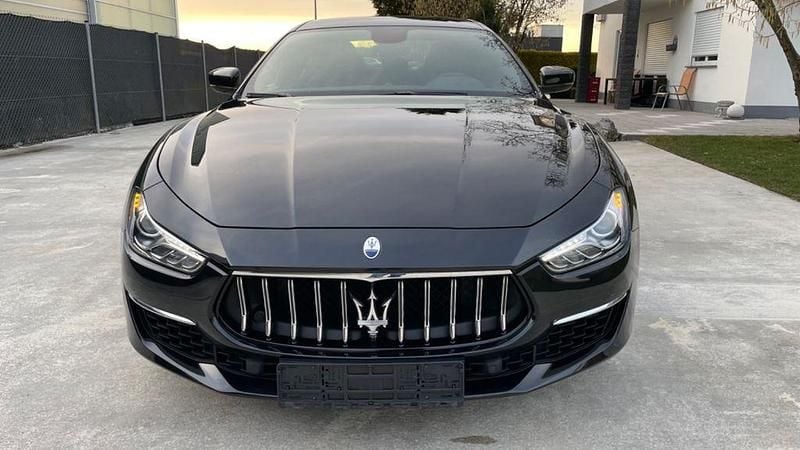 Schwarz Gebraucht 2021 Maserati Ghibli GT Coupé | 49.000 € (Guter Preis) - Bild 1/4