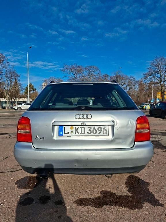 Gebraucht Audi A4 125 PS (91 kW) 1998 Grau Kombi