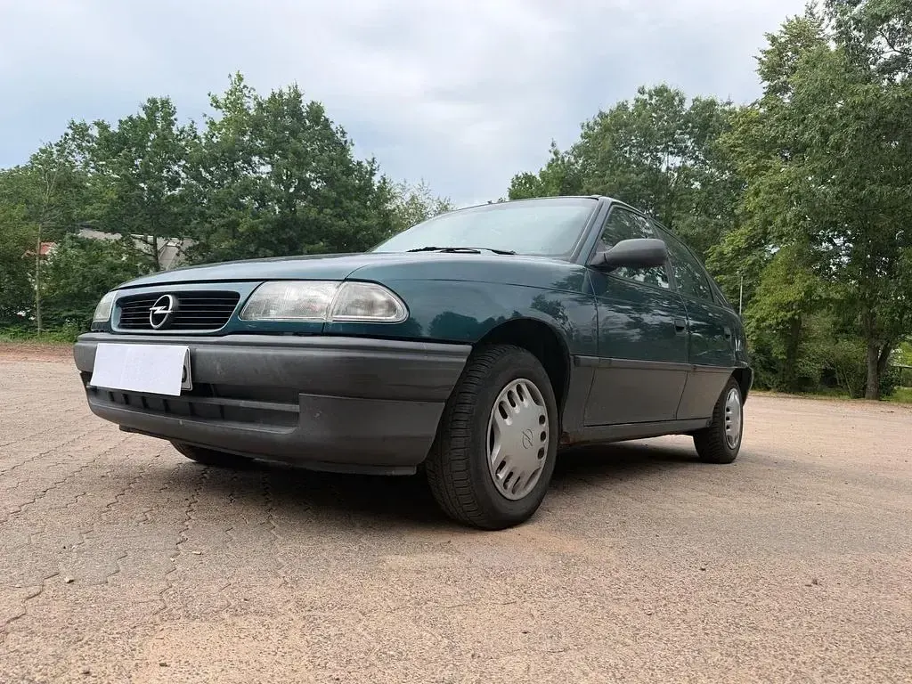 Gebraucht Opel Astra 75 PS (55 kW) 1997 Grün Kombi