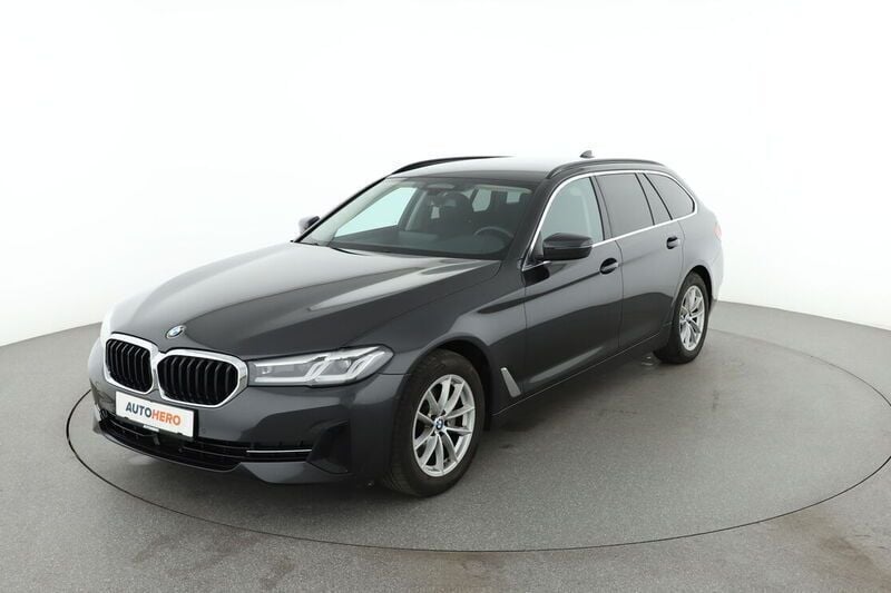 Grau Gebraucht 2021 BMW 520 Kombi | 28.230 € (Guter Preis) - Bild 1/4