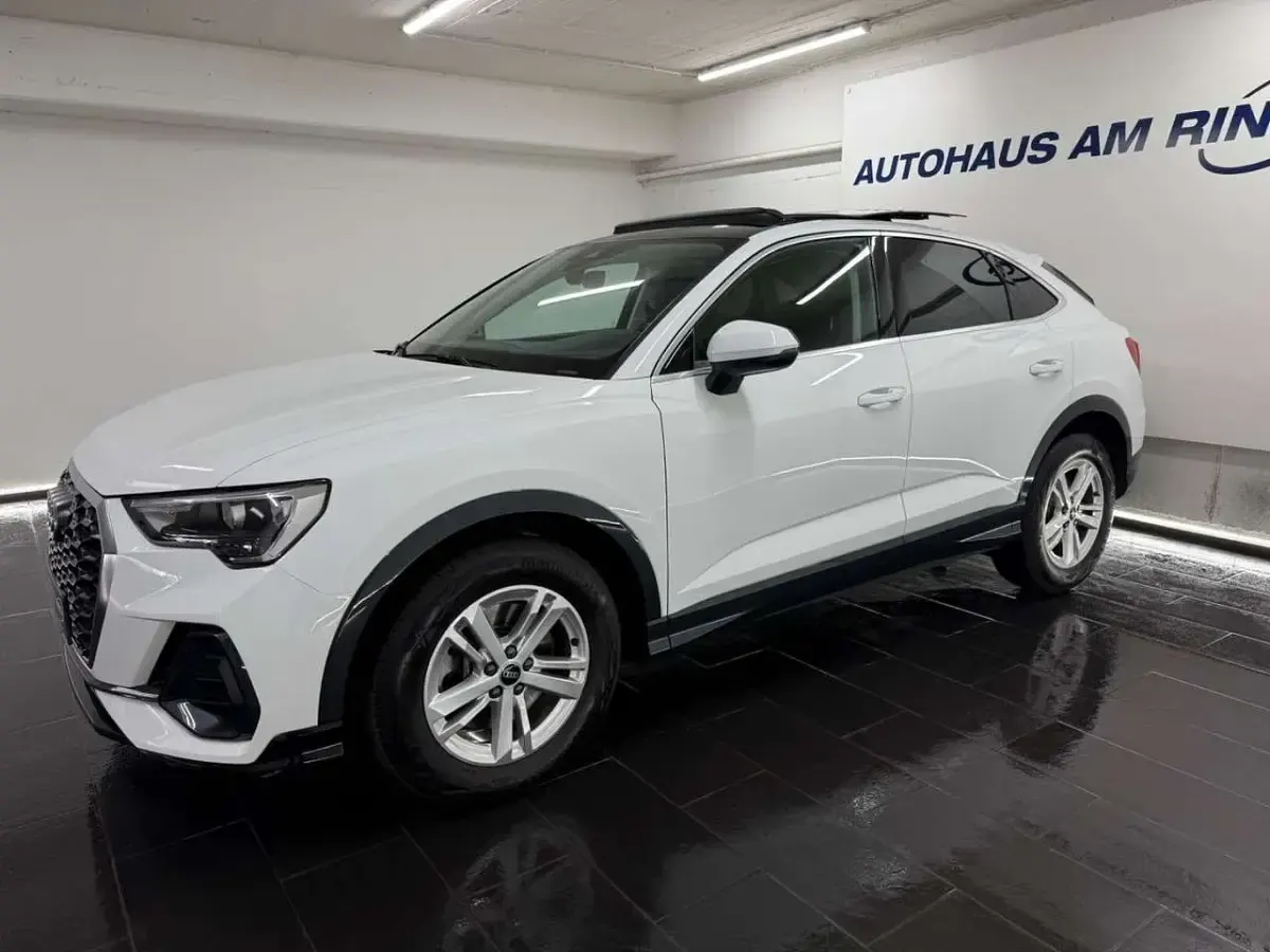 Gebraucht Audi Q3 Sportback Sport 190 PS (139 kW) 2023 Weiß SUV