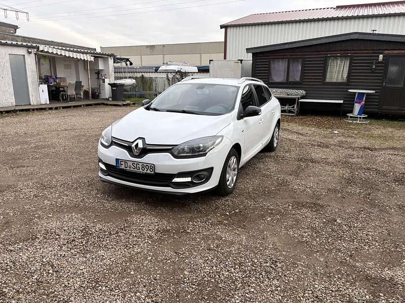 Weiß Gebraucht 2015 Renault Mégane GrandTour LIMITED Kombi | 6.500 € (Fairer Preis) - Bild 1/4