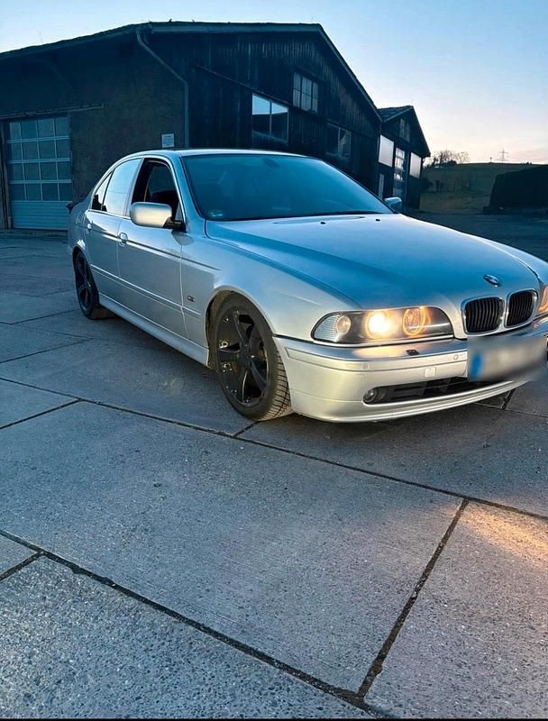 Second-hand BMW 525 M Sport 230 CP (169 kW) 2000 Argintiu Berlinǎ