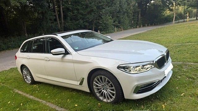 Weiß Gebraucht 2020 BMW 530 Luxury Line Kombi | 27.800 € (Superpreis) - Bild 1/4