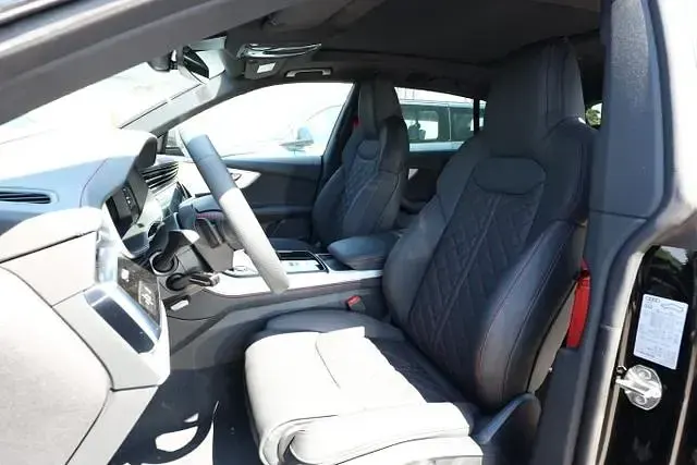 Neu Audi Q8 S-Line 286 PS (210 kW) 2026 Mythosschwarz metallic mythosschwarz metallic SUV