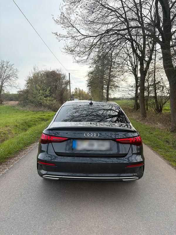 Używany Audi A3 Advanced Plus 150 KM (110 kW) 2022 Szary Sedan/Limuzyna