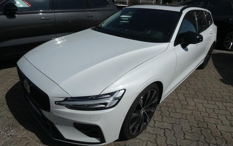 Gebraucht Volvo V60 Ultimate 197 PS (144 kW) 2024 Weiß Kombi