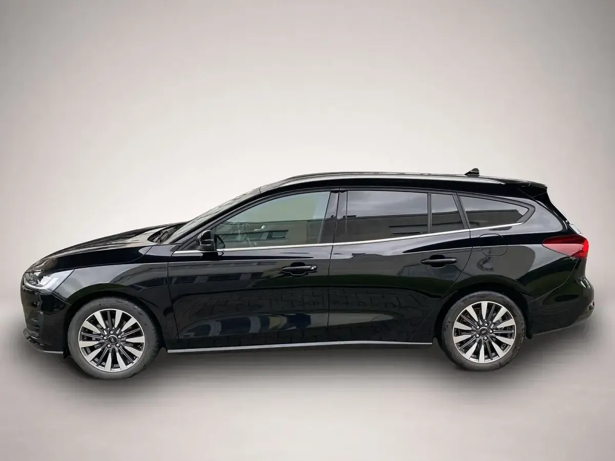 Gebraucht Ford Focus Titanium 125 PS (91 kW) 2023 Schwarz