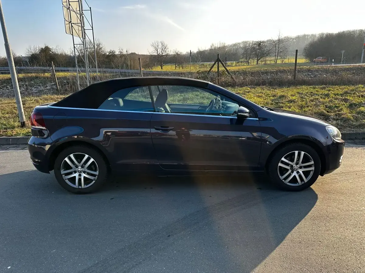 Gebraucht VW Golf Cabriolet 105 PS (77 kW) 2012 Violet Cabrio