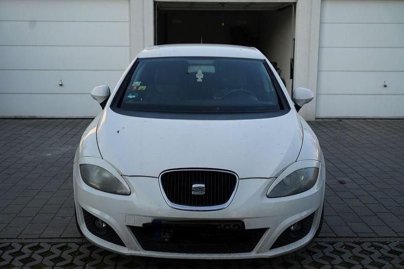 Gebraucht Seat Leon Style 125 PS (91 kW) 2011 Weiß Kleinwagen