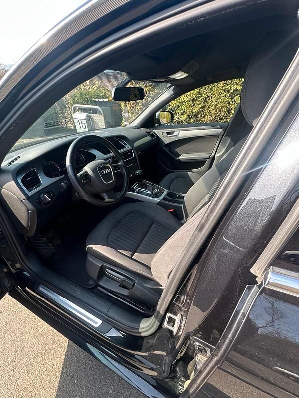 Gebraucht Audi A4 160 PS (117 kW) 2010 Schwarz Kombi