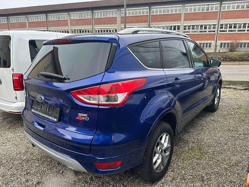 Gebraucht Ford Kuga Titanium 182 PS (133 kW) 2015 Blau SUV