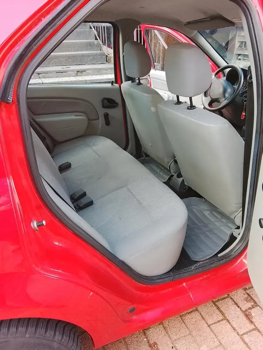Gebraucht Dacia Logan 66 PS (48 kW) 2008 Rot Limousine