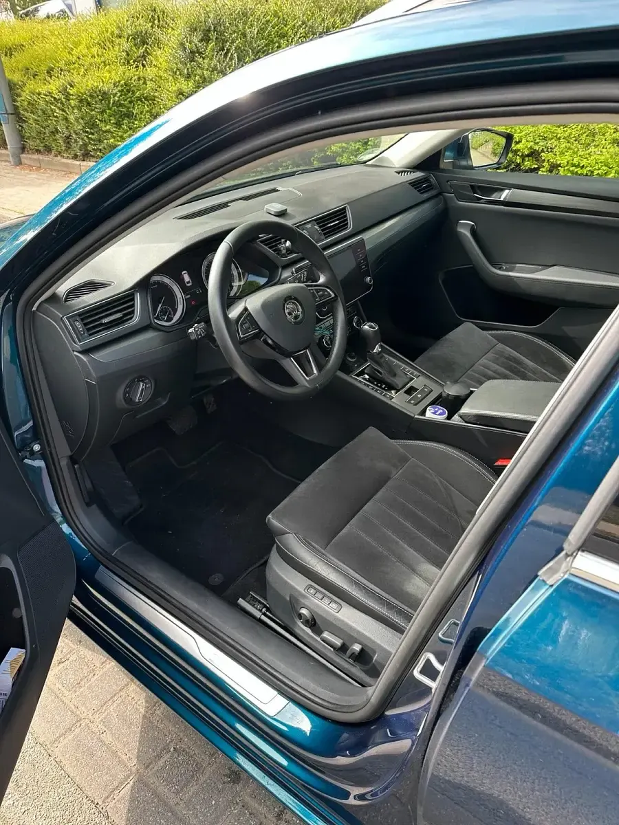 Gebraucht Skoda Superb 218 PS (160 kW) 2020 Blau Kombi