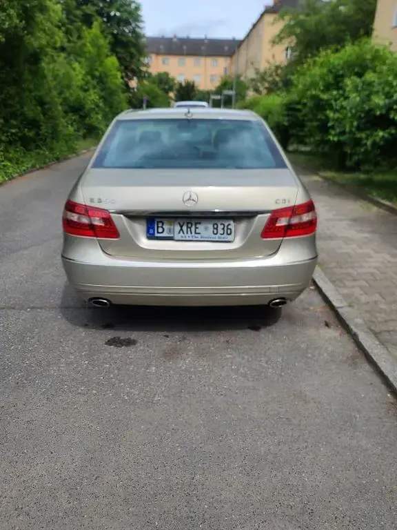 Gebraucht Mercedes E350 Elegance 231 PS (169 kW) 2009 Beige Limousine