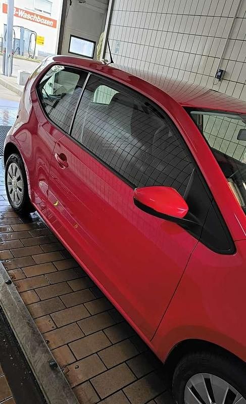 Używany VW up! move up! 68 KM (50 kW) 2016 Czerwony Hatchback