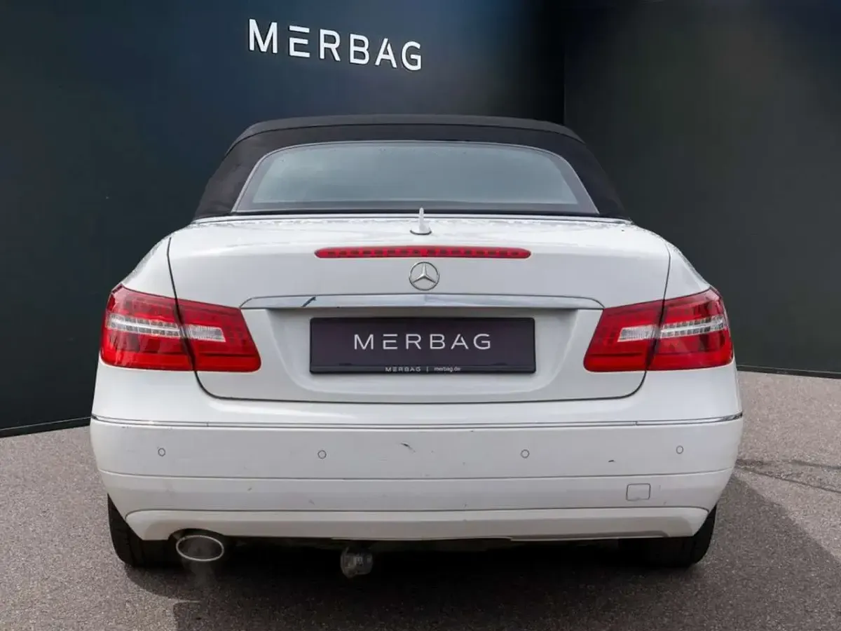 Gebraucht Mercedes E220 170 PS (125 kW) 2013 Weiß Cabrio