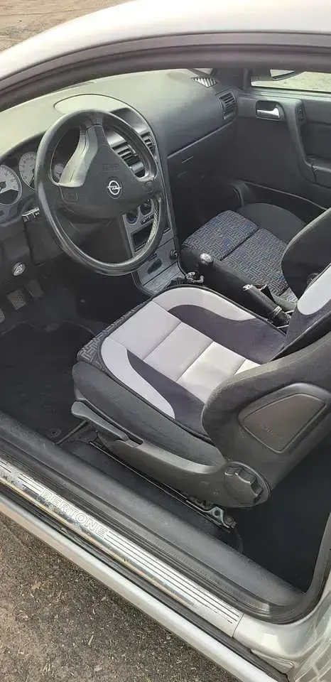 Gebraucht Opel Astra Sport 116 PS (85 kW) 2000 Silber Coupé