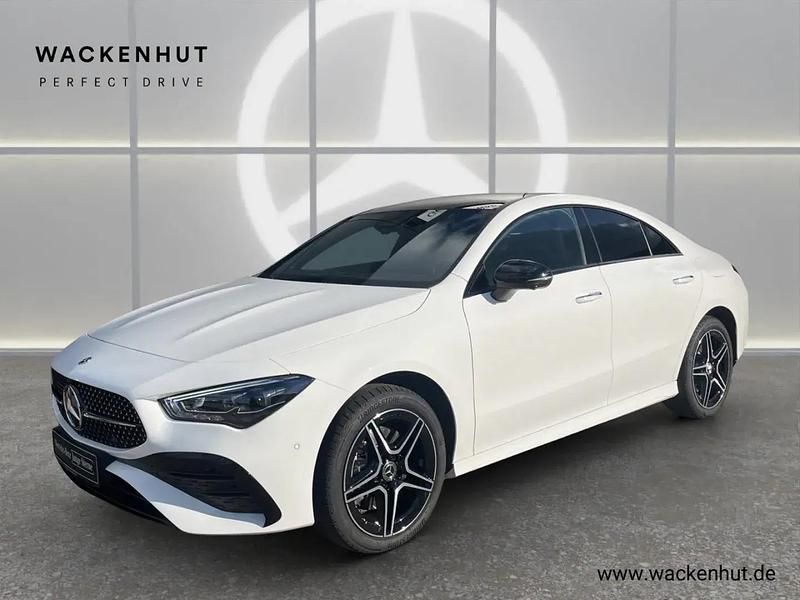 Weiß Gebraucht 2024 Mercedes CLA250e AMG Limousine | 39.489 € (Teuer) - Bild 1/4